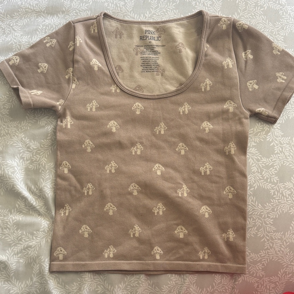 Pink Republic Beige Patterned Short Sleeve Top